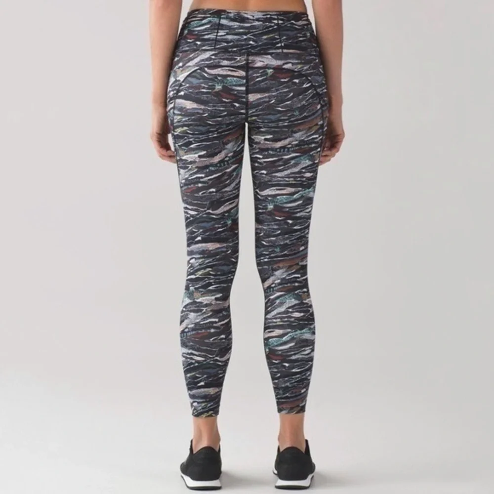 Lululemon Fast & Free 7/8 Tight in Mini Sweatr Multi Black size 6